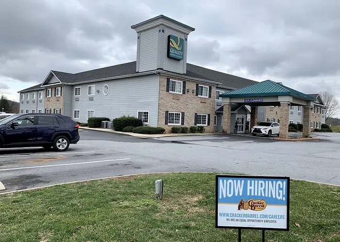 Quality Inn & Suites Hendersonville - Flat Rock